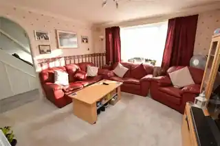 19 Danbury Close, photo 3