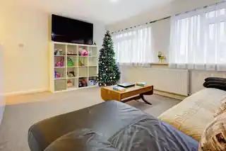 19 Doggetts Close, photo 4