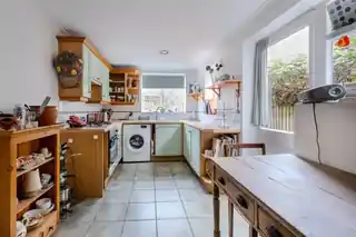 19 Edgington Road, photo 3