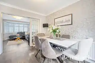 19 Eugene Close, photo 4