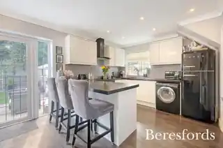 19 Eugene Close, photo 2