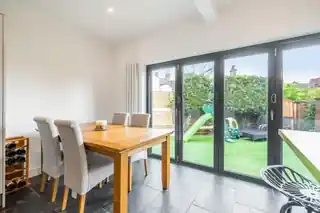 19 Glennie Road, photo 4