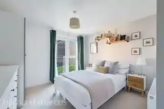19 Hengist Way, photo 3