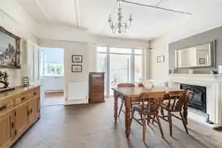 19 Hyland Close, photo 4