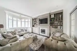 19 Kenneth Crescent, photo 3