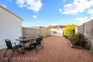19 Lexden Road, photo 3