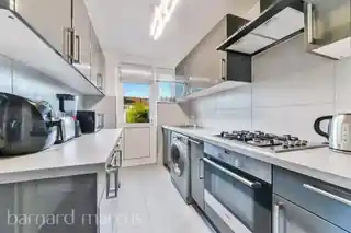 19 Lexden Road, photo 2