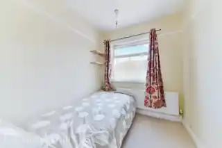 19 Lexden Road, photo 4