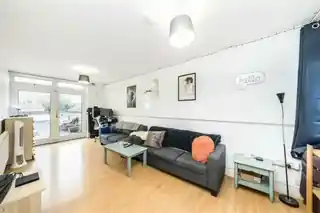 19 Lorrimore Square, photo 2