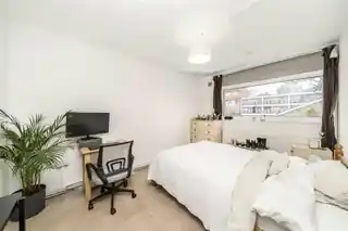 19 Lorrimore Square, photo 3