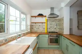 19 Lower Mortlake Road, photo 3