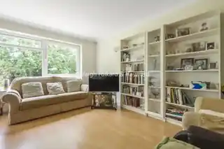 19 Maplin Close, photo 3