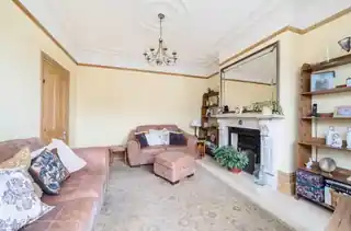 19 Mawney Road, photo 3