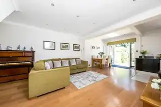 19 Melville Road, photo 4