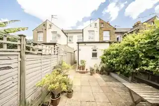 19 Oldfield Road, photo 4