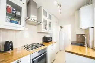19 Oldfield Road, photo 3
