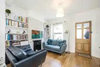19 Oldfield Road, photo 2