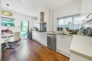 19 Piquet Road, photo 3