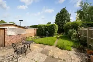 19 Riverside Drive, photo 2