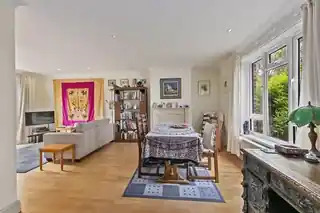 19 Riverside Drive, photo 3
