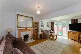 19 Rosslyn Avenue, photo 2