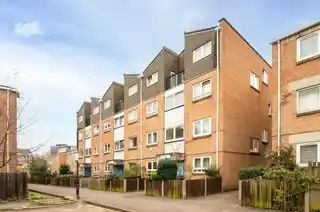 19 Salisbury Close, photo 2