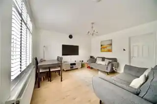 19 Springpond Road, photo 3