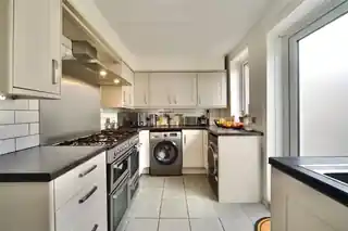 19 Springpond Road, photo 4