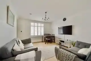 19 Springpond Road, photo 2