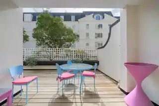 19 The Quadrangle, photo 3
