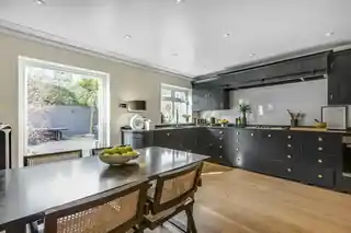19 Topiary Square, photo 2