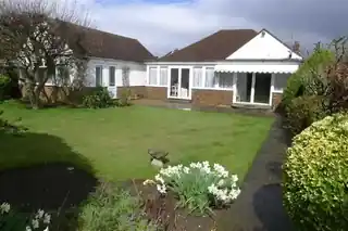 19 Uppingham Avenue, photo 2