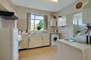 19 Vicarage Way, photo 4