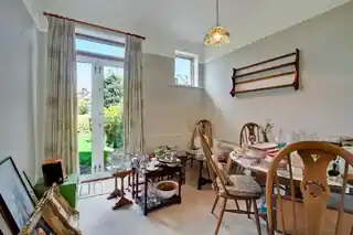19 Vicarage Way, photo 3