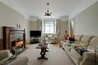 19 Vicarage Way, photo 2