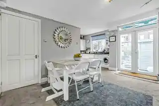 19 Wallorton Gardens, photo 3
