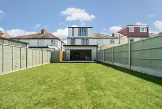 19 Watson Avenue, photo 3