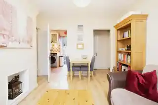 19 Weir Hall Avenue, photo 2