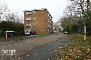 19 Wisdons Close, photo 2
