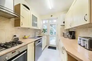 192 Abercairn Road, photo 3