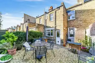 192 Eastcombe Avenue, photo 3