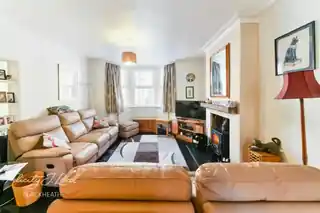 192 Eastcombe Avenue, photo 4