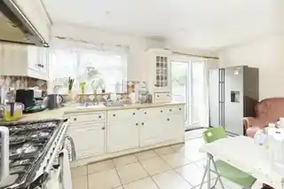 194 Westrow Drive, photo 3