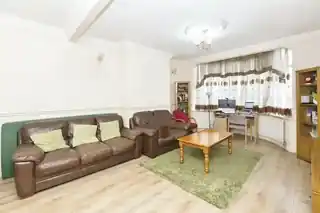 194 Westrow Drive, photo 4