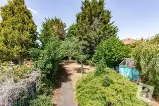 195A Wingletye Lane, photo 2