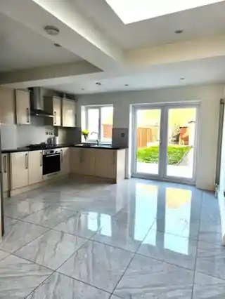 196 Green Street, photo 2