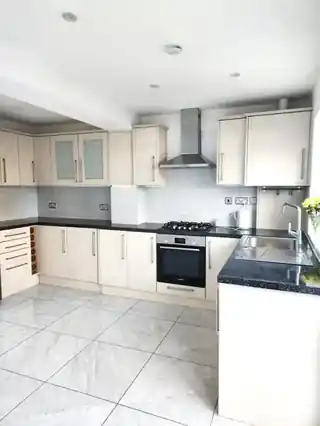 196 Green Street, photo 4