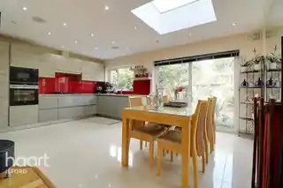 196 Wanstead Lane, photo 4