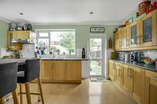 197 Ellerdine Road, photo 3