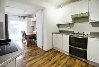 197 Hunters Square, photo 3